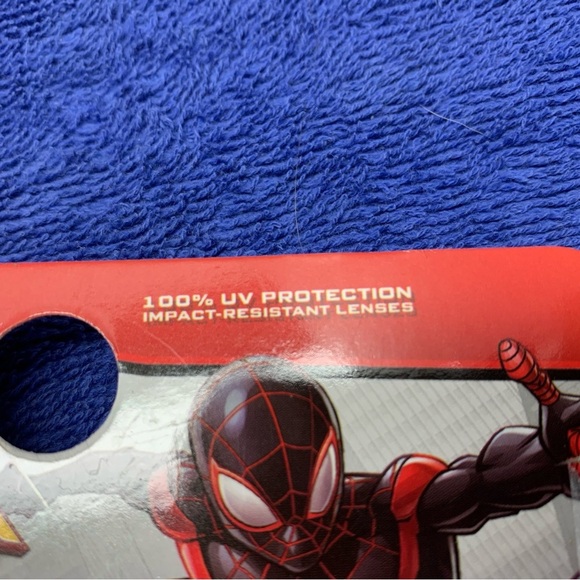 Spider-Man Miles Morales Shades Marvel Sunglasses Costume - 100% UV Protection - Picture 3 of 3